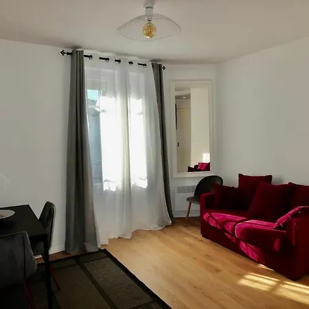 Eugenie Apartamento *
